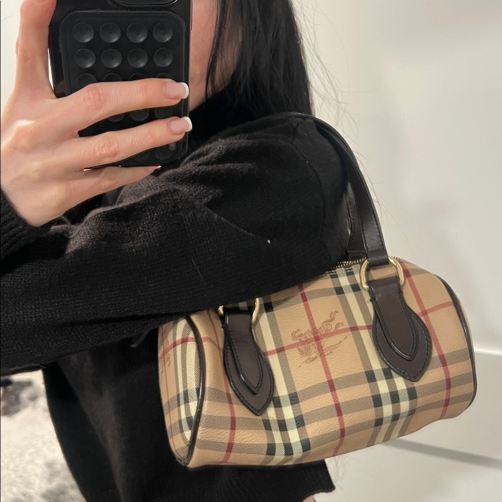 BURBERRY Vintage Check Leather Barrel Bag, NWOT - Picture 13 of 15